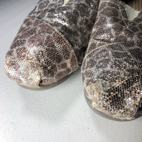 Sparkly, TOMS, animal print flats!! - Picture 3 of 8
